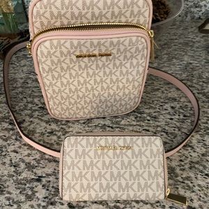 Jet set travel vanilla logo crossbody with small wallet